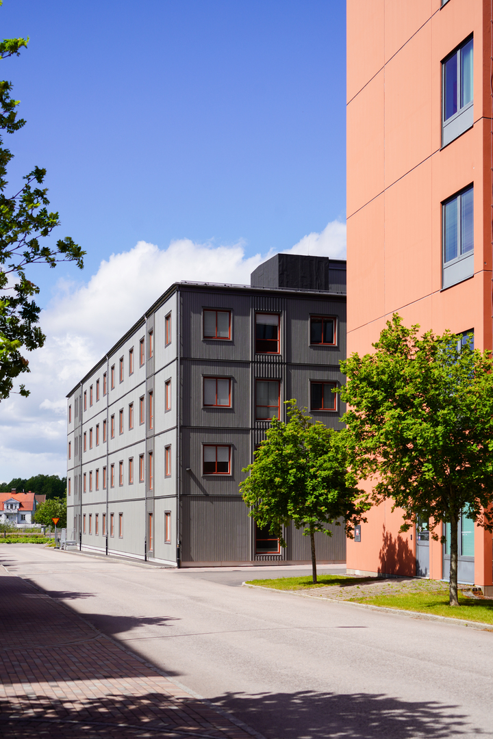 kontorsmoduler i fyra våningar